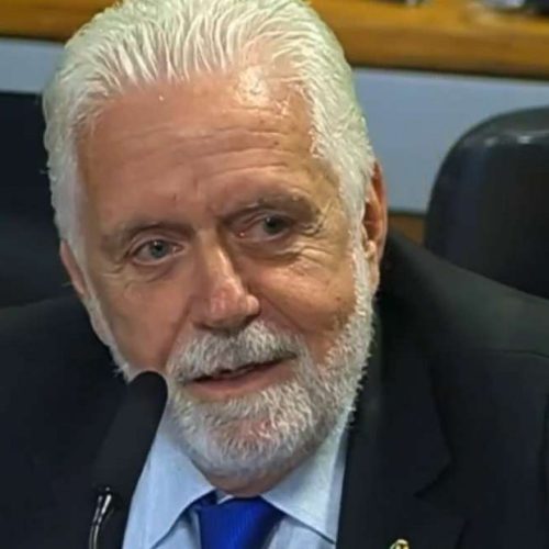 Jaques Wagner teria chorado em voo após derrota histórica de Jorge Messias no Senado