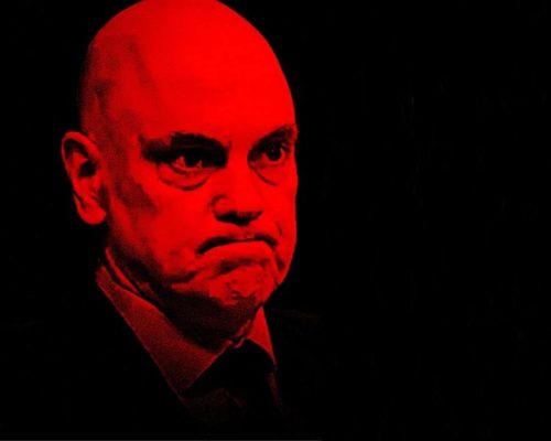 Ministro Moraes é desmentido publicamente após negar conversas irregulares com Vorcaro
