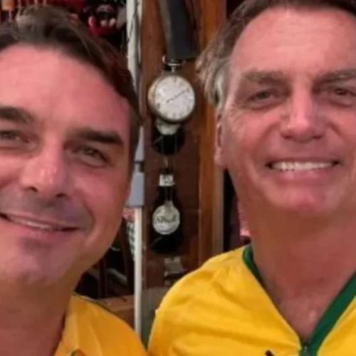 Flávio Bolsonaro vira o jogo e aparece à frente de Lula pela primeira vez em pesquisa. Veja o vídeo!