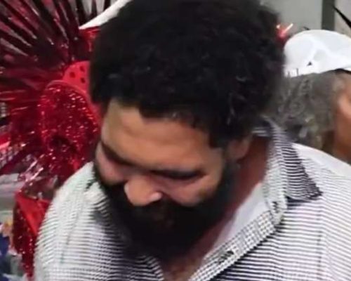 Veja as imagens da encenação de Lula no desfile da Sapucaí, com Paulo Vieira no papel