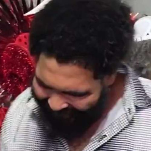 Veja as imagens da encenação de Lula no desfile da Sapucaí, com Paulo Vieira no papel