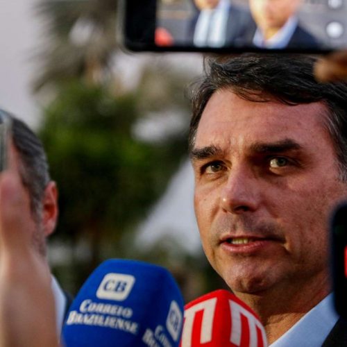 Vaza a reação dentro do Planalto com o surgimento do nome de Flávio