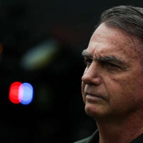 Defesa de Bolsonaro pede visita de 2 especialistas na área de saúde e aliados protocolam pedido de “prisão humanitária”