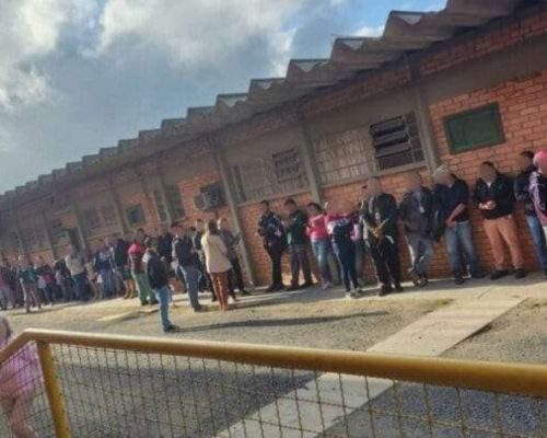 Correios: mais de 3 mil trabalhadores deixam estatal em programa de demissão que ficou aquém da meta