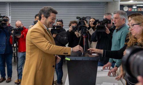 Luís Montenegro é o grande derrotado; André Ventura, da direita, garante lugar no 2º turno da eleição presidencial em Portugal