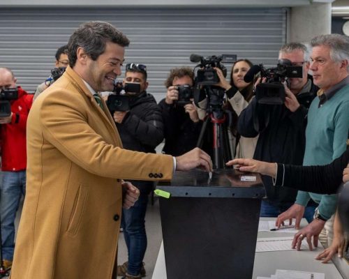 Luís Montenegro é o grande derrotado; André Ventura, da direita, garante lugar no 2º turno da eleição presidencial em Portugal
