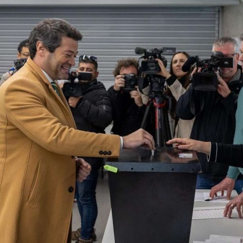 Luís Montenegro é o grande derrotado; André Ventura, da direita, garante lugar no 2º turno da eleição presidencial em Portugal