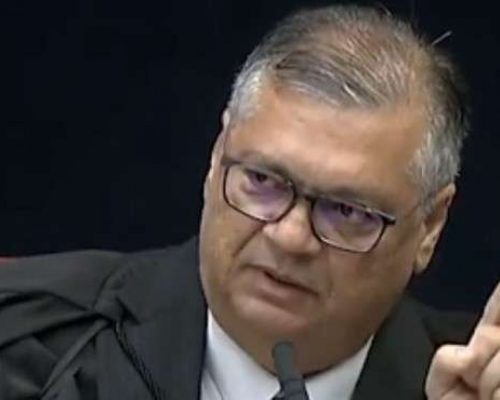 Deputado do PL faz declarações contundentes na Câmara e Dino impõe restrição de aproximação