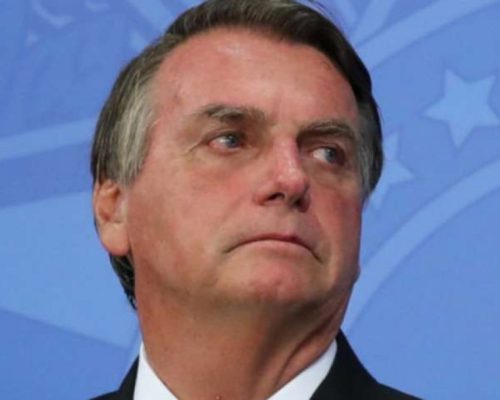 Bolsonaro deixa UTI e vai para quarto em hospital de Brasília