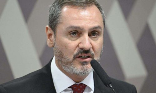 Andrei Rodrigues busca audiência com André Mendonça após ser excluído dos detalhes do inquérito do Banco Master
