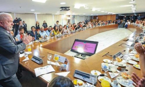 Vazam novas ordens do ‘Gabinete do Amor’ para atacar oposição e infiltrar perfis falsos