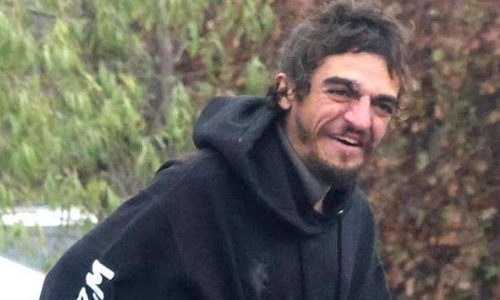 EX-ASTRO MIRIM É FLAGRADEADO VAGANDO PELAS RUAS DE LOS ANGELES (Veja o vídeo!)