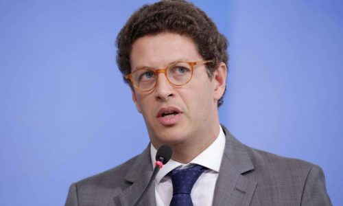 Salles entra na briga de Marcel van Hattem com general “frouxo” e manda recado duro