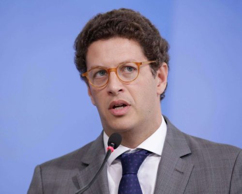 Salles entra na briga de Marcel van Hattem com general “frouxo” e manda recado duro