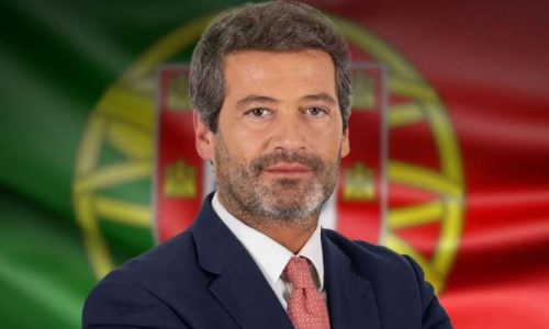 Portugal decide hoje: Seguro (PS) enfrenta Ventura (Chega) no segundo turno