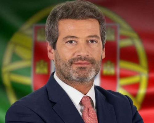 Portugal decide hoje: Seguro (PS) enfrenta Ventura (Chega) no segundo turno