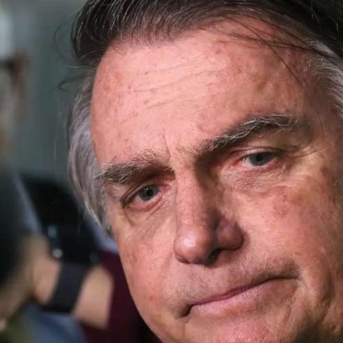 Cardiologista revela que soluços persistentes atrapalham recuperação de Bolsonaro