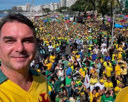 Flávio Bolsonaro abre vantagem de 6 pontos sobre Lula em nova pesquisa