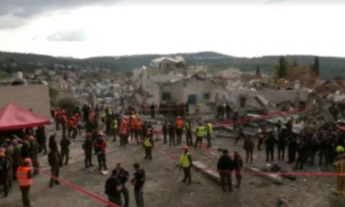 Irã reage com ataque a Tel Aviv e deixa mortos e feridos em resposta à morte de Khamenei