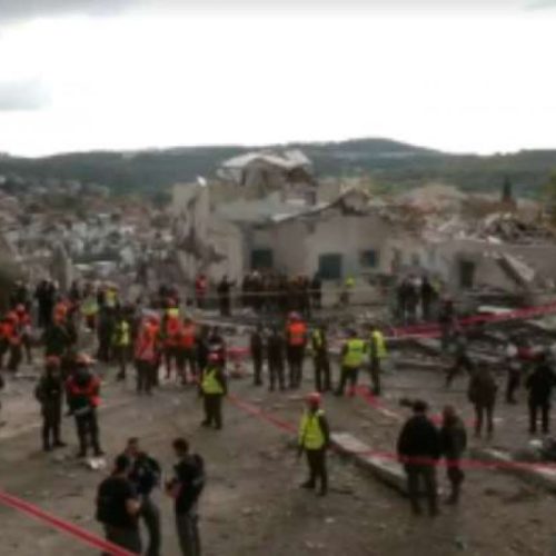 Irã reage com ataque a Tel Aviv e deixa mortos e feridos em resposta à morte de Khamenei