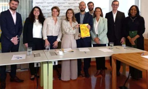 Soraya Thronicke usa redes sociais para ironizar soluço crônico de Bolsonaro, sequela da facada, e provoca repúdio na web