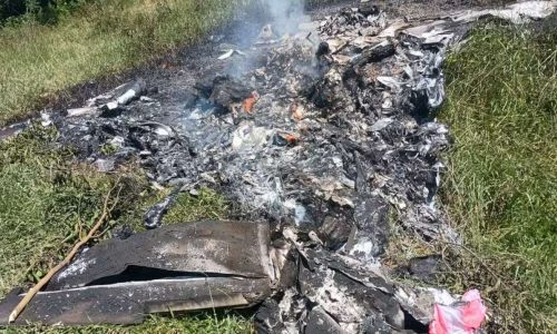 Acidente aéreo no Rio de Janeiro deixa dois mortos após queda de aeronave experimental