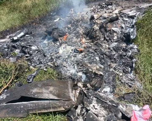 Acidente aéreo no Rio de Janeiro deixa dois mortos após queda de aeronave experimental