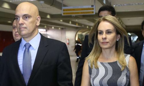 Moraes e esposa teriam voado pelo menos 8 vezes em jatos de empresas ligadas a Daniel Vorcaro