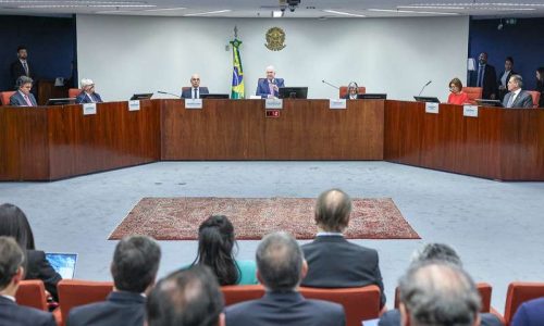 Crise institucional: Judiciário e Senado corrompidos perderam a credibilidade e blindam poderosos