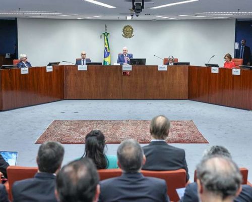 Crise institucional: Judiciário e Senado corrompidos perderam a credibilidade e blindam poderosos