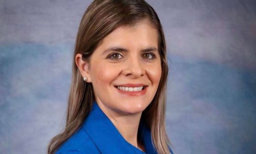 Eleição deste domingo pretende “endireitar” mais um país da América