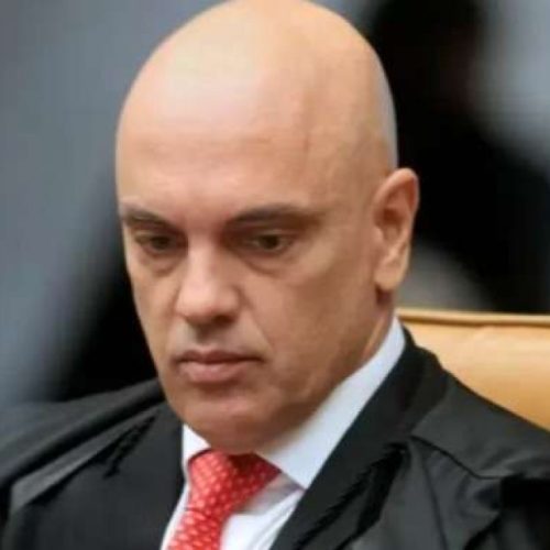 Moraes autoriza visita a Filipe Martins em horário inusitado, mas deputado frustra estratégia e denuncia injustiça
