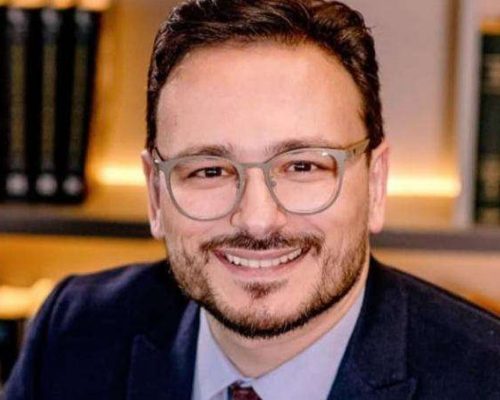 Justiça nega prisão de professor de Direito denunciado por estupro por 10 mulheres