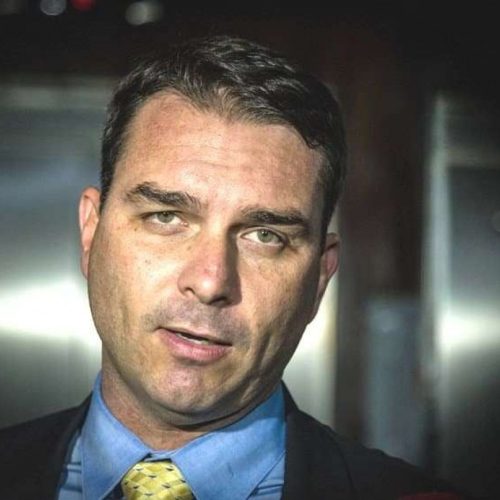 Lewandowski, em seu último ato, encaminha à PF investigação bizarra contra Flávio Bolsonaro