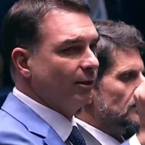 Flávio Bolsonaro denuncia estratégia de Alexandre de Moraes para interferir nas eleições pelo STF