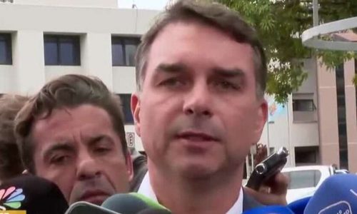 Flávio Bolsonaro pede união da direita contra o PT e destaca Tarcísio e Michelle (veja o vídeo)