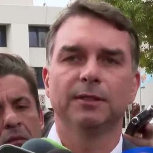 Flávio Bolsonaro pede união da direita contra o PT e destaca Tarcísio e Michelle (veja o vídeo)