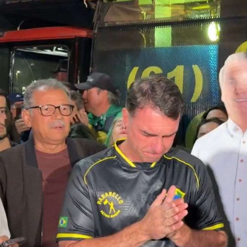 Moraes acena em direção a sua próxima vítima e o PSOL imediatamente segue o enredo