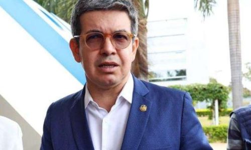 Randolfe Rodrigues avalia desistir da reeleição ao Senado após sequência de pesquisas desfavoráveis