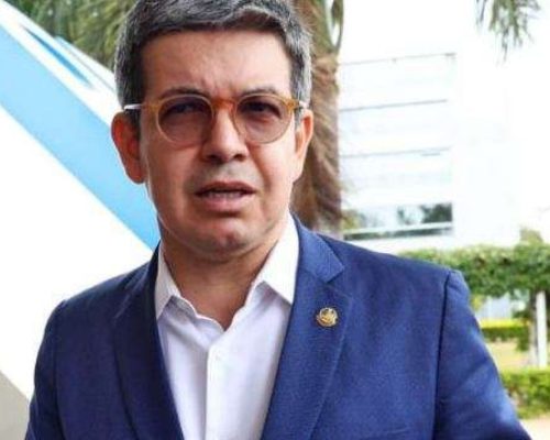 Randolfe Rodrigues avalia desistir da reeleição ao Senado após sequência de pesquisas desfavoráveis