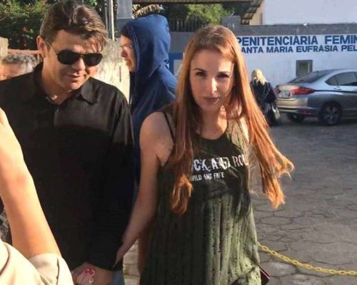 Suzane, sob novo sobrenome, gera tumulto ao tentar liberar corpo do tio na delegacia