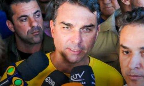Flávio Bolsonaro promete levar perseguidos do 8 de janeiro à rampa do Planalto em 2027