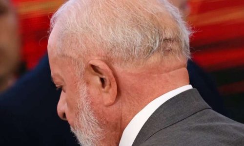 Lula confirma Alckmin como vice na tentativa de reeleição e convoca debandada de 18 ministros