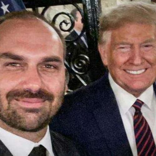 Eduardo Bolsonaro demonstra força ao ser convidado para evento com Trump e Milei