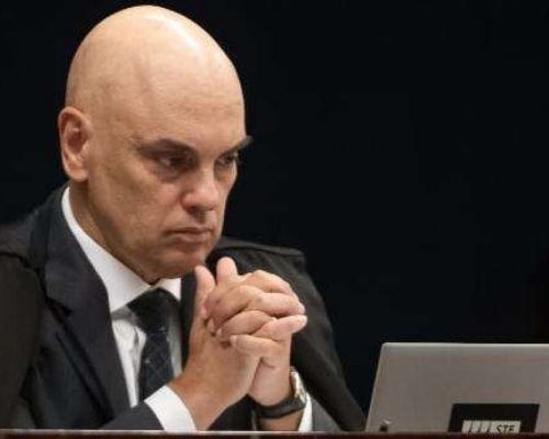 Moraes quer criminalizar metáfora de Eduardo Bolsonaro e dá prazo de 24 horas para defesa explicar vídeo