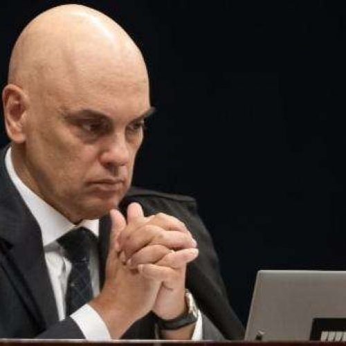 Moraes quer criminalizar metáfora de Eduardo Bolsonaro e dá prazo de 24 horas para defesa explicar vídeo