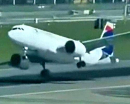 Avião da Latam toca a pista em Buenos Aires, mas é forçado a arremeter após vento forte; veja o vídeo!