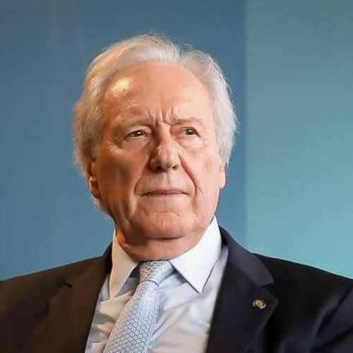 Lewandowski abandona o governo, levando dois secretários, mesmo com “atestado de incompetência”