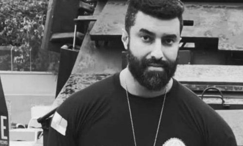 Policial premiado é morto diante da esposa; vídeo mostra o instante exato do crime (VEJA O VÍDEO)