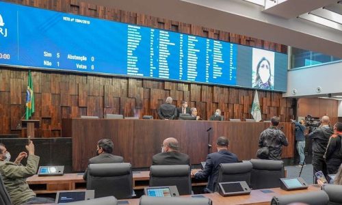 Rio de Janeiro: deputados ameaçam expor amantes de desembargadores em retaliação a demissões na máquina pública
